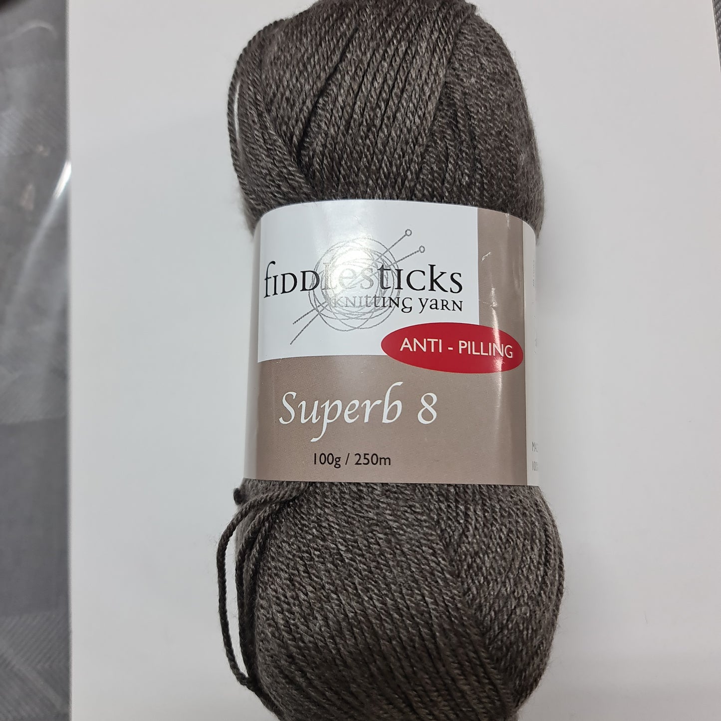 Superb 8, 70029, Warm Grey